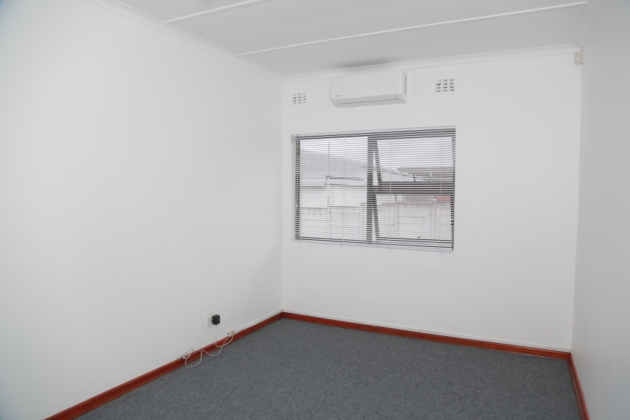 To Let commercial Property for Rent in Beacon Bay North Eastern Cape